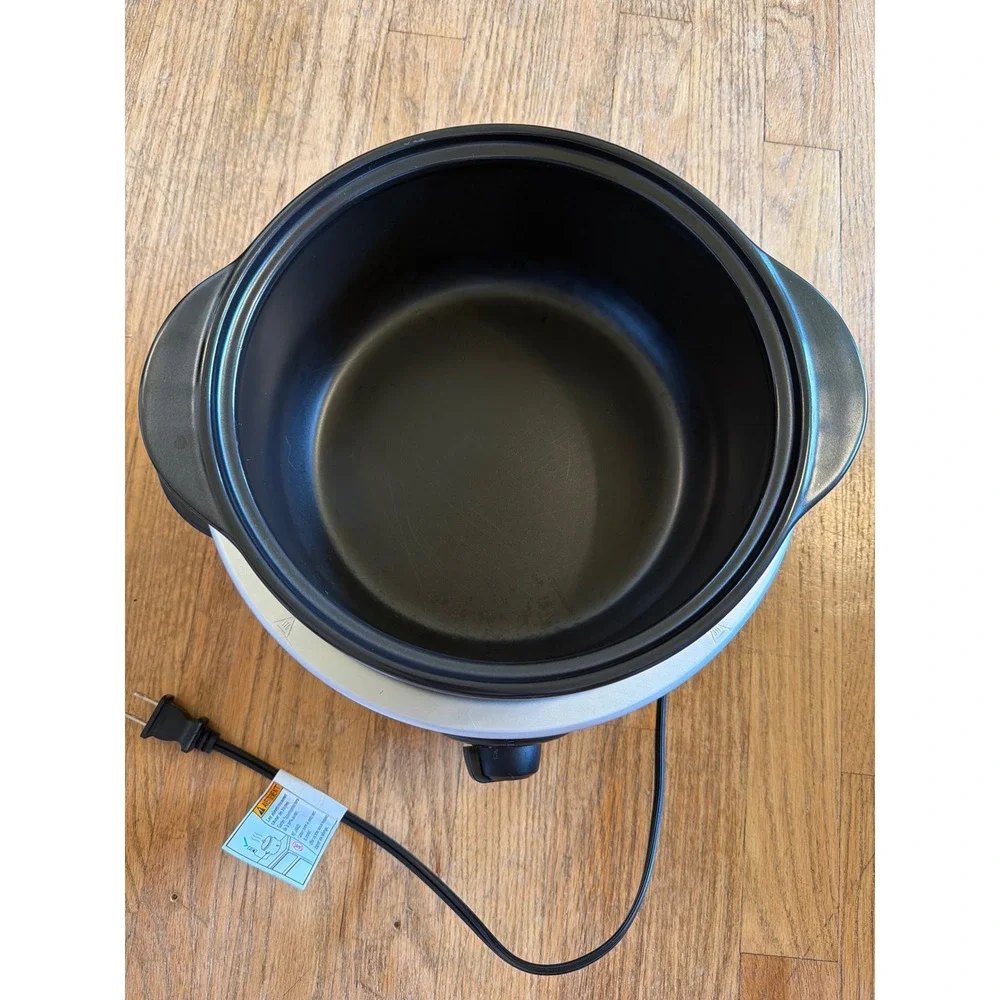 Pampered Chef Rockcrok 4 Qt Dutch Oven with Slow Cooker Stand Silver Black FLAW